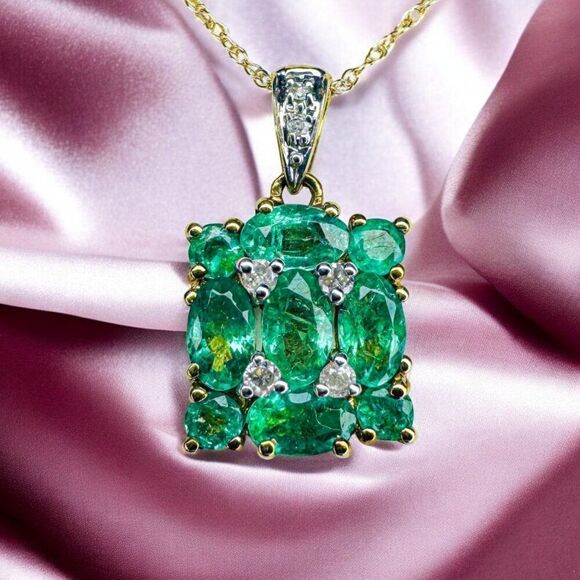 10K Gold- Natural Colombian Emerald & Diamond Necklace -18"- 1.5 Carat T.W.-1.6g - Picture 1 of 16